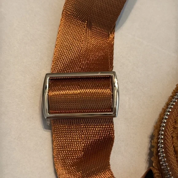 NWT Lululemon Everywhere Fleece Belt Bag Burnt Caramel - Picture 7 of 16